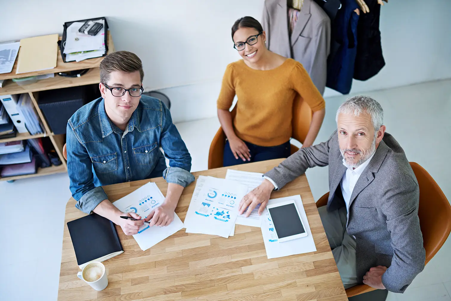 Rencontre entre porteurs de projet et conseillers lors d’un accompagnement à la création d’entreprise en Savoie.